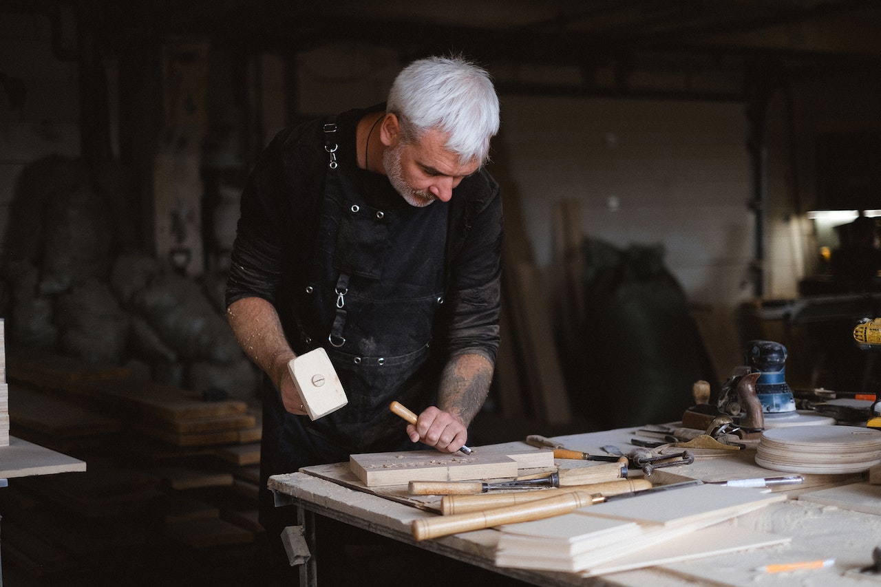 how to hire a local woodworker